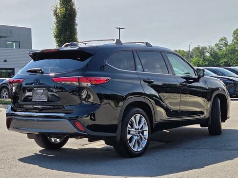 Used 2023 Toyota Highlander Limited AWD/4WD image 32