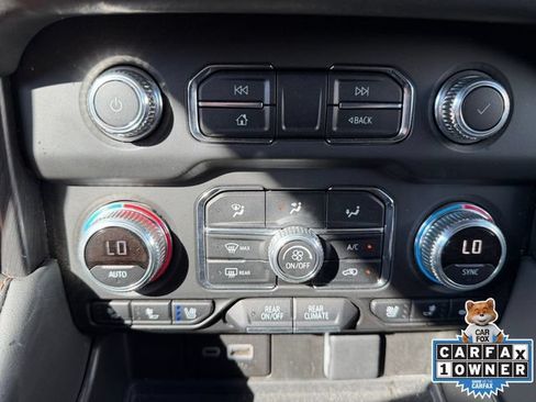 Used 2024 GMC Yukon AT4 w/ Technology Package AWD/4WD image 4