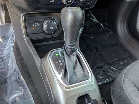 Used 2022 Jeep Renegade Latitude w/ Convenience Group image 13