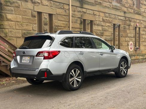 Used 2019 Subaru Outback 2.5i Limited w/ Popular Package #2 image 5