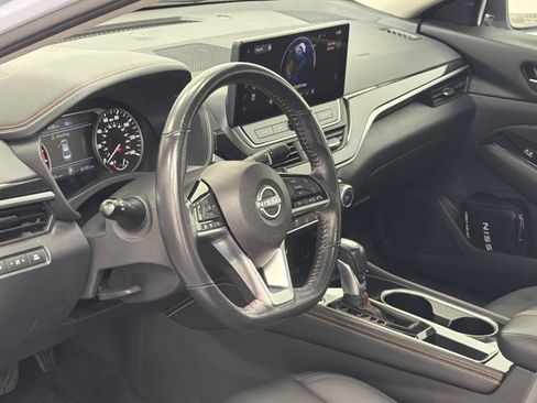 Used 2024 Nissan Altima 2.5 SR w/ SR Premium Package FWD image 13