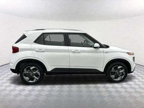 New 2025 Hyundai Venue SEL image 8