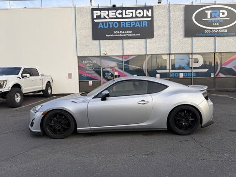 Used 2013 Scion FR-S 10 Series image 2