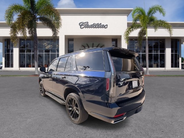 Used 2024 Cadillac Escalade Premium Luxury AWD/4WD image 11