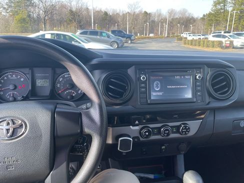 Used 2016 Toyota Tacoma SR w/ SR Convenience Package image 4