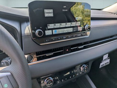 New 2025 Mitsubishi Outlander SE image 23