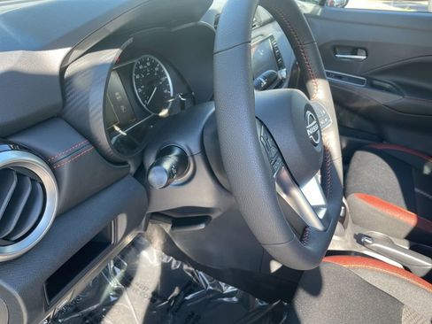 New 2025 Nissan Versa SR w/ Trunk Package image 10