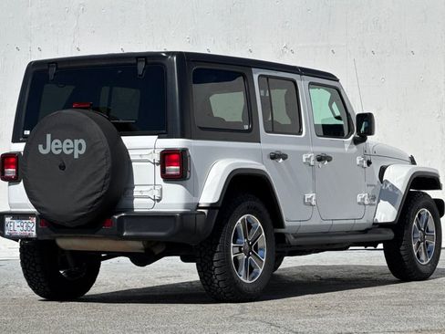 Used 2020 Jeep Wrangler Unlimited Sahara image 3