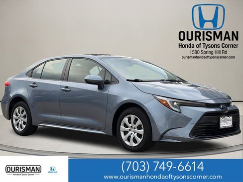 Used 2023 Toyota Corolla LE image 1