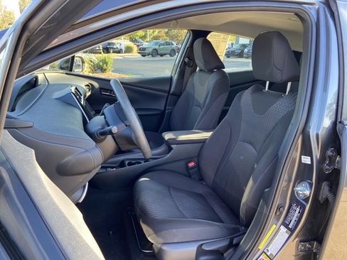 Used 2018 Toyota Prius Four image 17