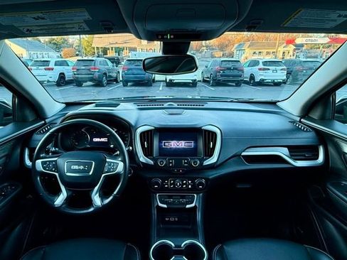 Used 2022 GMC Terrain SLT w/ Infotainment Package II image 22