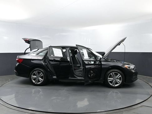 Used 2024 Volkswagen Jetta SE FWD image 28