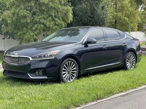 Used 2017 Kia Cadenza Technology image 2