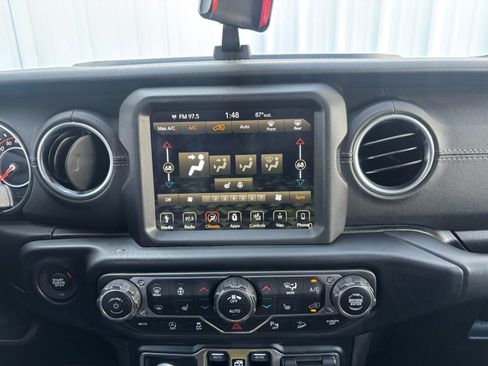 Used 2019 Jeep Wrangler Unlimited Sahara w/ Quick Order Package 24M Moab image 22