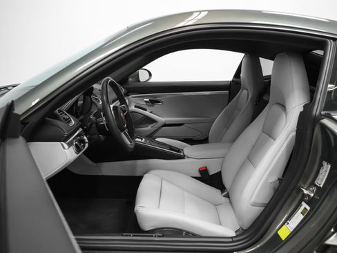 Certified 2025 Porsche 718 Cayman RWD image 49