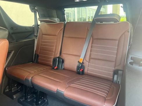 Used 2023 GMC Yukon Denali Ultimate AWD/4WD image 14