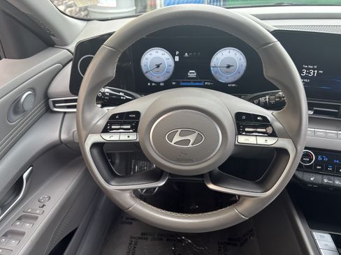 Used 2025 Hyundai Elantra SEL FWD image 12