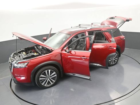 Used 2022 Nissan Pathfinder Platinum w/ Cargo Package FWD image 77