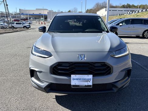 Used 2025 Honda HR-V Sport image 3