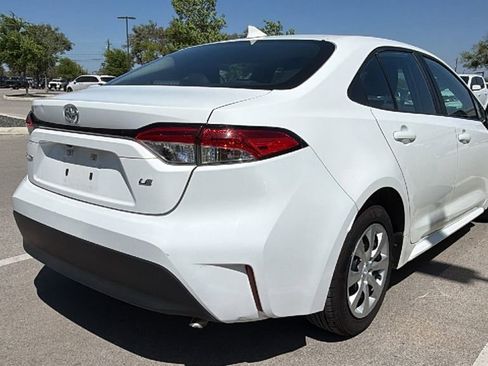 Used 2024 Toyota Corolla LE image 4