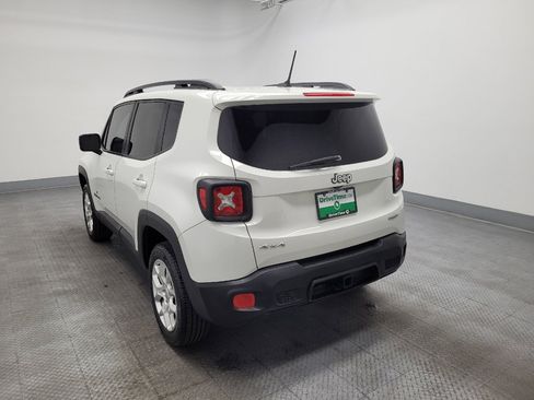 Used 2017 Jeep Renegade Latitude w/ Popular Equipment Group image 5