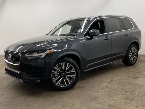 Used 2022 Volvo XC90 T5 Momentum image 1