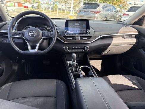 Used 2023 Nissan Altima 2.5 SV image 14