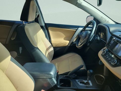 Used 2018 Toyota RAV4 XLE image 4