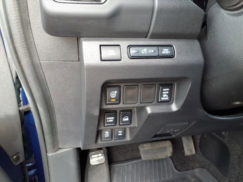 Used 2022 Nissan Frontier PRO-4X w/ Pro-4X Premium Package image 17