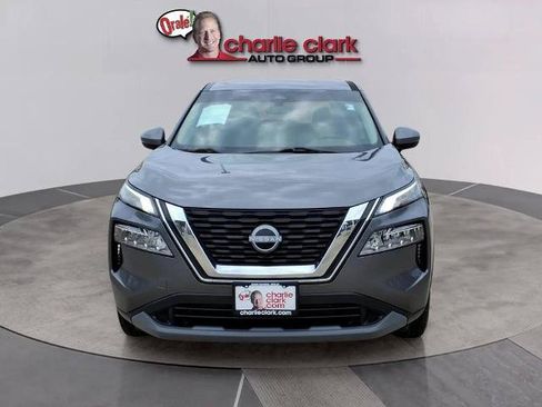 Certified 2022 Nissan Rogue SV FWD image 8
