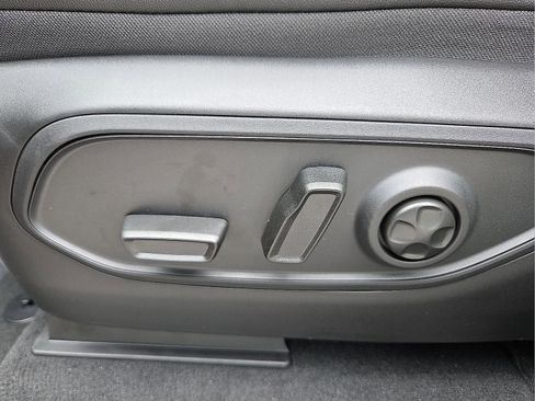 New 2025 Jeep Grand Cherokee L Altitude image 16