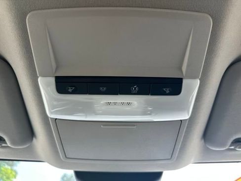 Used 2025 Nissan Sentra S image 19