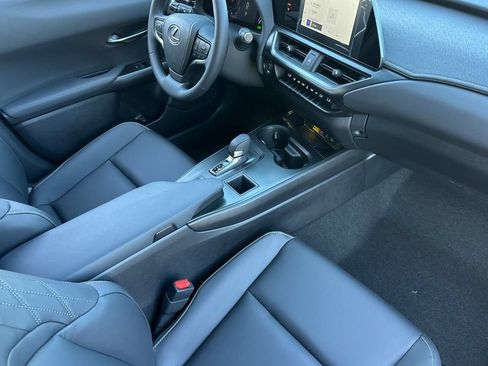 Used 2026 Lexus UX 300h FWD image 16
