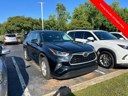 Used 2021 Toyota Highlander LE