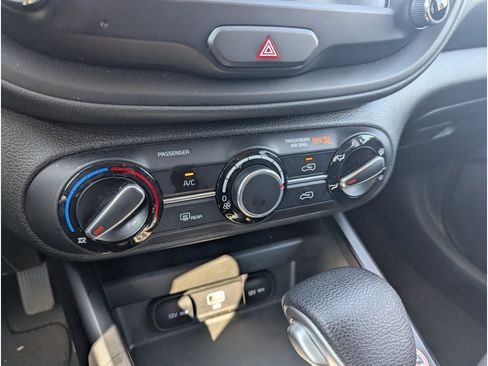 Used 2024 Kia Soul LX w/ Option Group 015 FWD image 17
