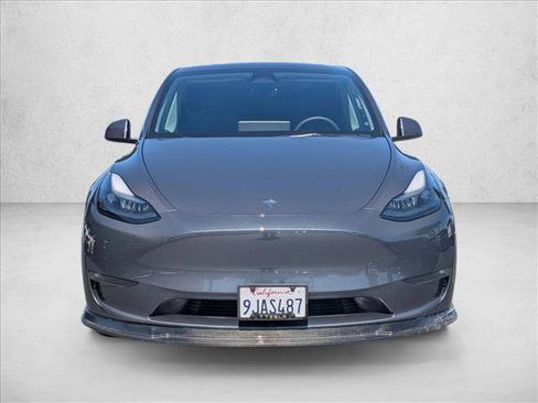 Used 2023 Tesla Model Y Long Range AWD/4WD image 2