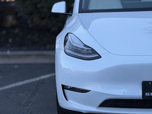 Used 2021 Tesla Model Y Long Range image 4