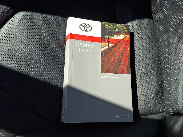 Used 2024 Toyota Camry XSE FWD image 25