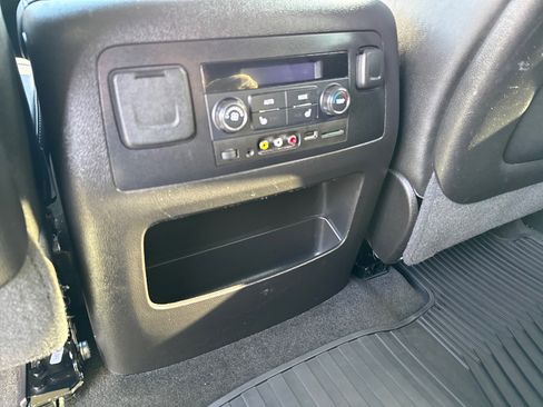 Used 2016 Chevrolet Suburban LTZ image 16