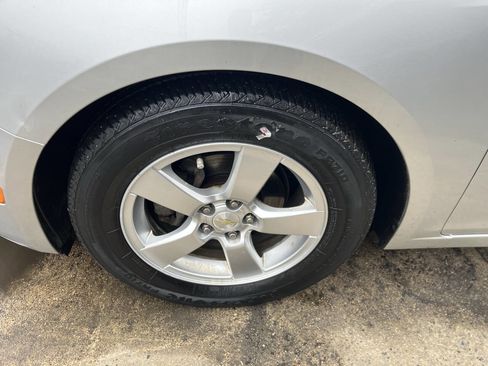 Used 2015 Chevrolet Cruze LT FWD image 14