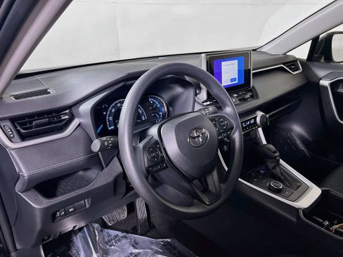 Certified 2025 Toyota RAV4 XLE AWD/4WD image 9