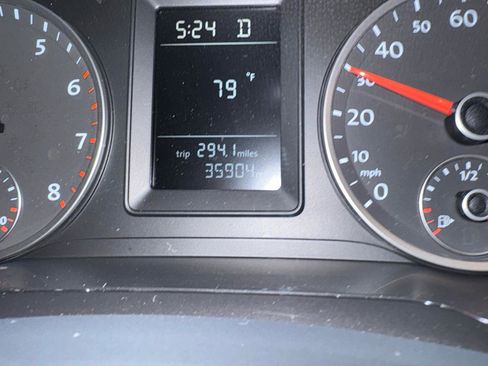 Used 2010 Volkswagen Tiguan S image 17