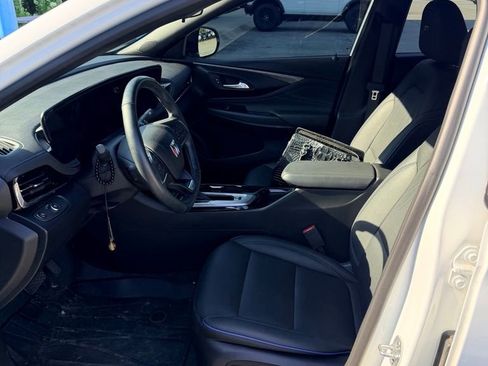 Used 2025 Buick Envista Sport Touring w/ Convenience I Package FWD image 6