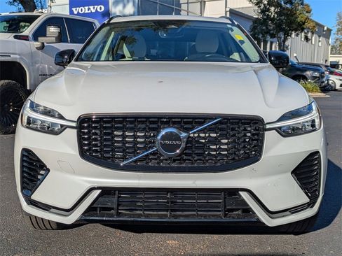 Certified 2025 Volvo XC60 T8 Core w/ Protection Package Premier image 9
