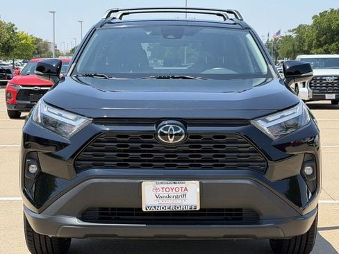 Used 2022 Toyota RAV4 XLE Premium FWD image 9