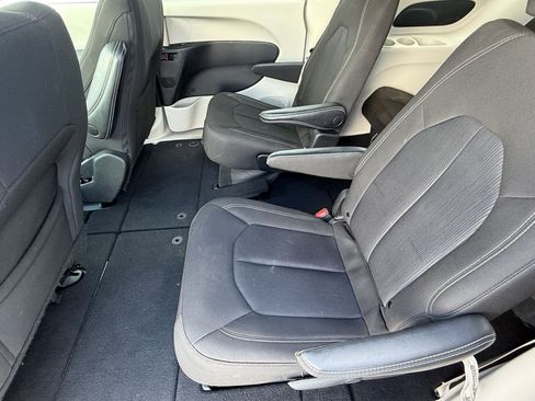 Used 2023 Chrysler Voyager LX FWD image 26