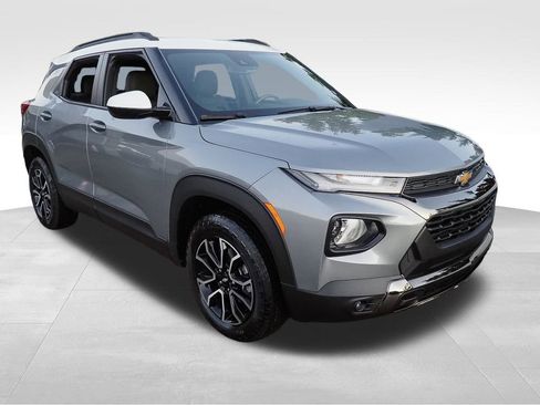 Certified 2023 Chevrolet TrailBlazer ACTIV w/ Convenience Package image 3
