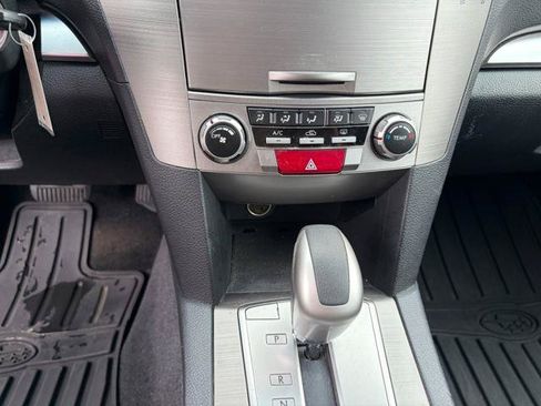 Used 2011 Subaru Outback 2.5i Premium w/ All-Weather Pkg AWD/4WD image 22