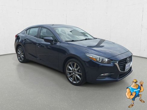 Used 2018 MAZDA MAZDA3 Touring FWD image 3