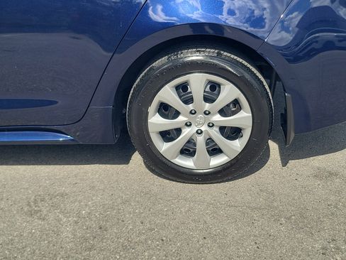 Used 2025 Toyota Corolla LE FWD image 27